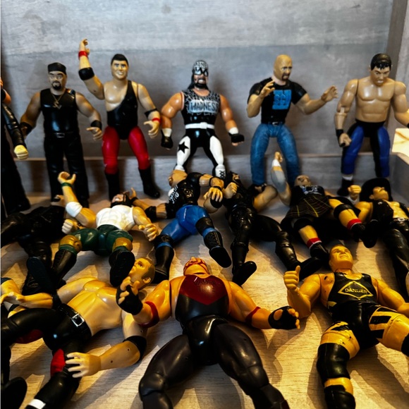 Vintage 1990’s WWE wrestler. Lot of 20 includes stone cold Steve Austin - Picture 6 of 6